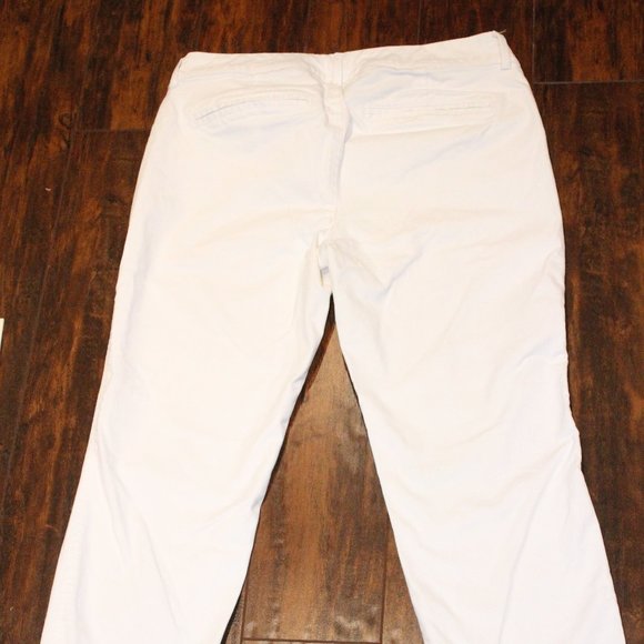 2/$20 🏷 Old Navy White Pixie Pants Size 6 - Picture 2 of 4